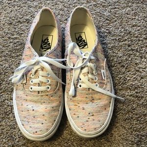 Vans’ Authentic Sneaker (women)